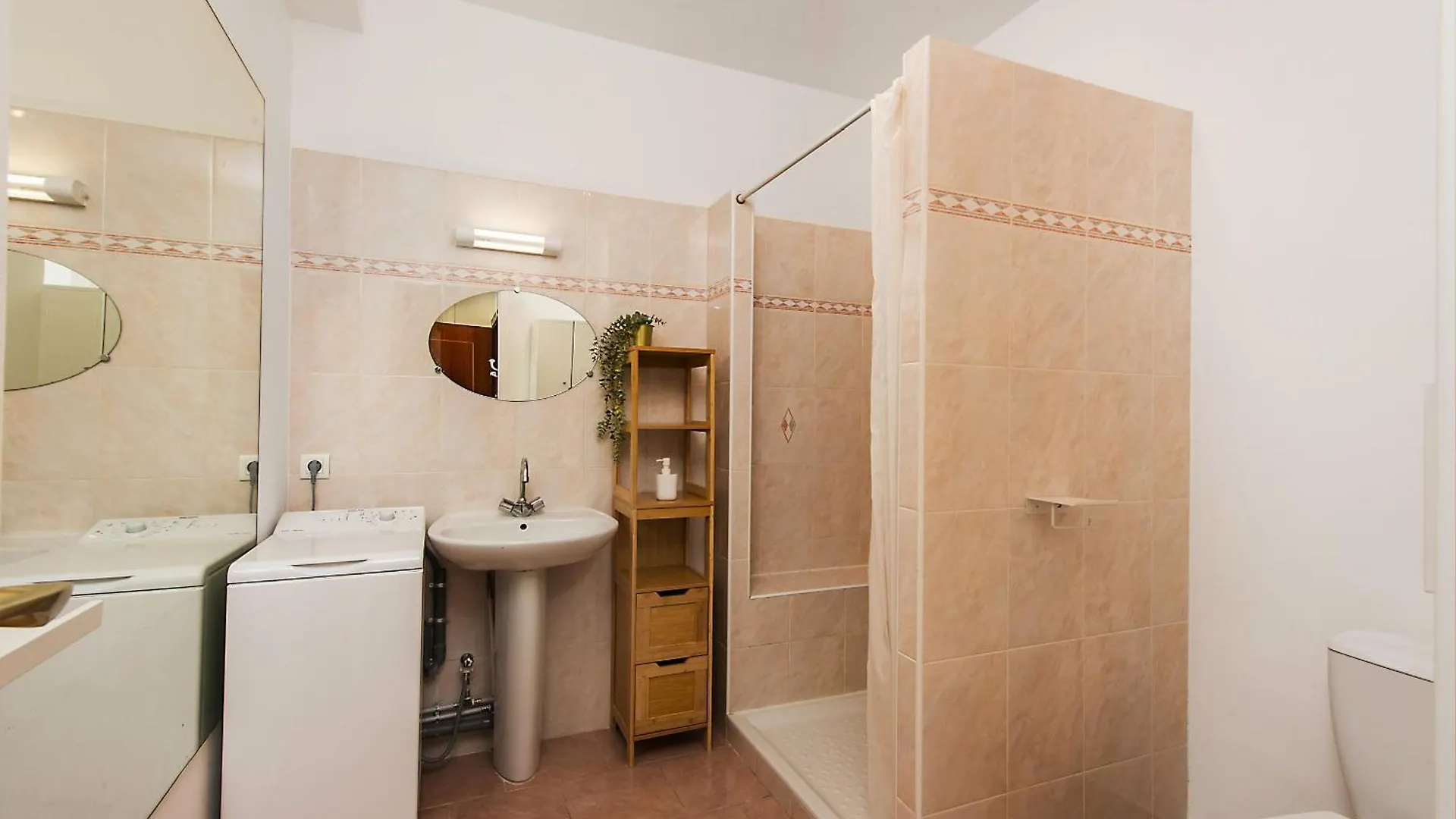 Colonel Hebert Deux Pieces Climatise Apartment Menton