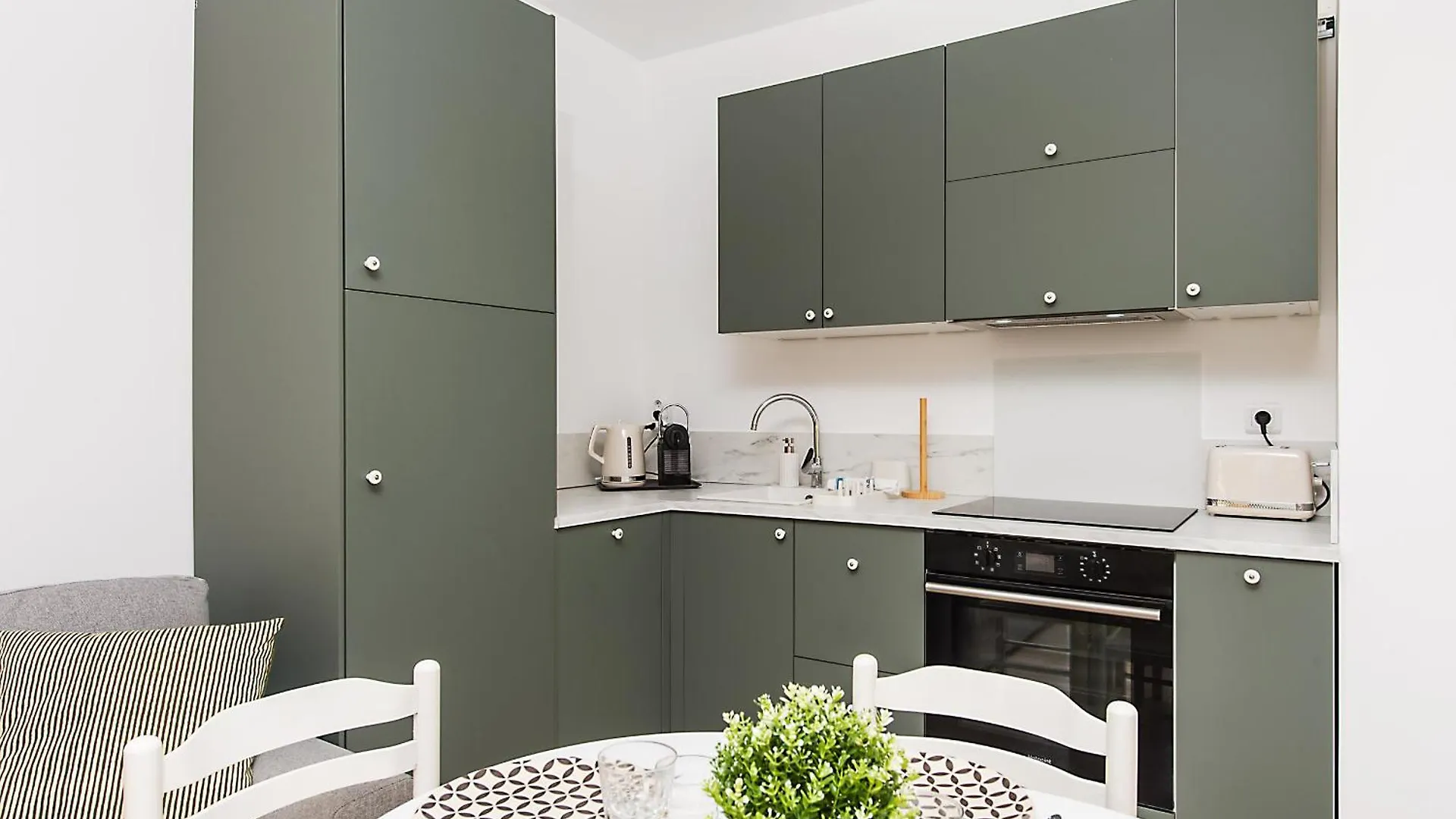 Colonel Hebert Deux Pieces Climatise Apartment Menton France