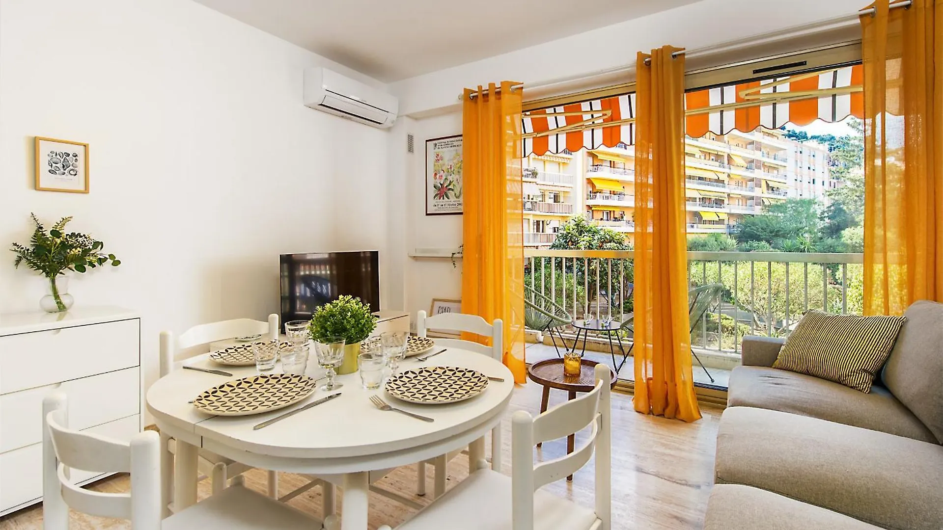 Colonel Hebert Deux Pieces Climatise Apartment Menton